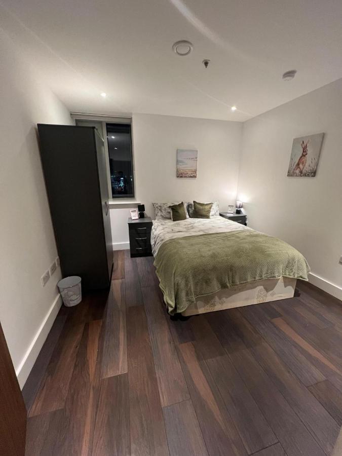 Spacious Sleep 7 Flat 20 Mins Central London Bp65 Exteriér fotografie